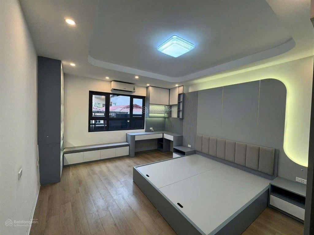 Siêu phẩm tân triều  xa la thanh trì, 32m * 5 tầng * 7 tỷ, nhà đẹp mặt ngõ nhà nước thoáng sáng.
