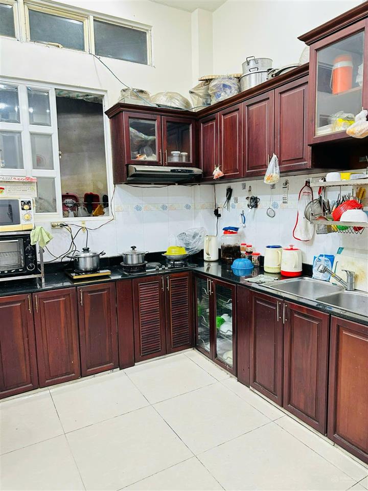 Chính chủ bán gấp. mtkd thoại ngọc hầu. dt 4x26. đúc 4.5 tấm, cho thuê 28tr/tháng. giá 14 tỷ tl