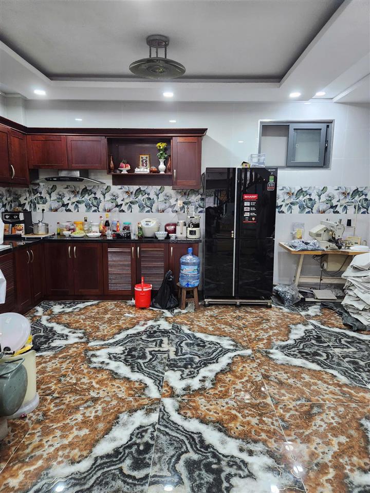 Nhà 4 lầu mới, hẻm xe hơi thông ngay chợ tân hương, ngang 6m hiếm. dt 72m² giá 9.8 tỷ tl