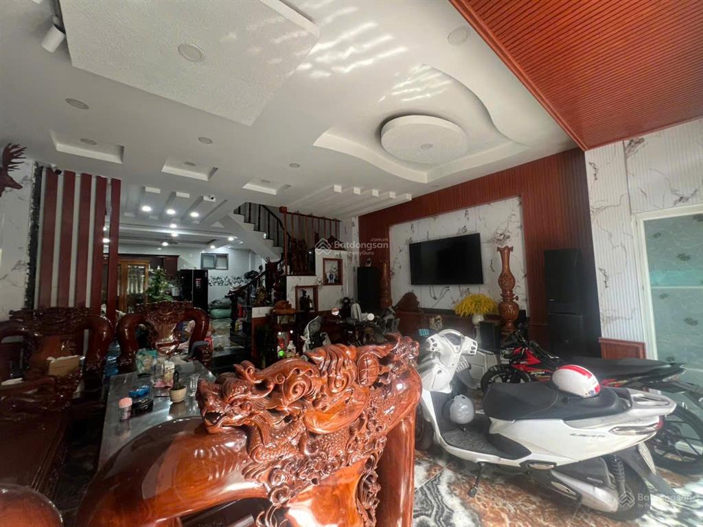 Nhà 4 lầu mới, hẻm xe hơi thông ngay chợ tân hương, ngang 6m hiếm. dt 72m² giá 9.8 tỷ tl
