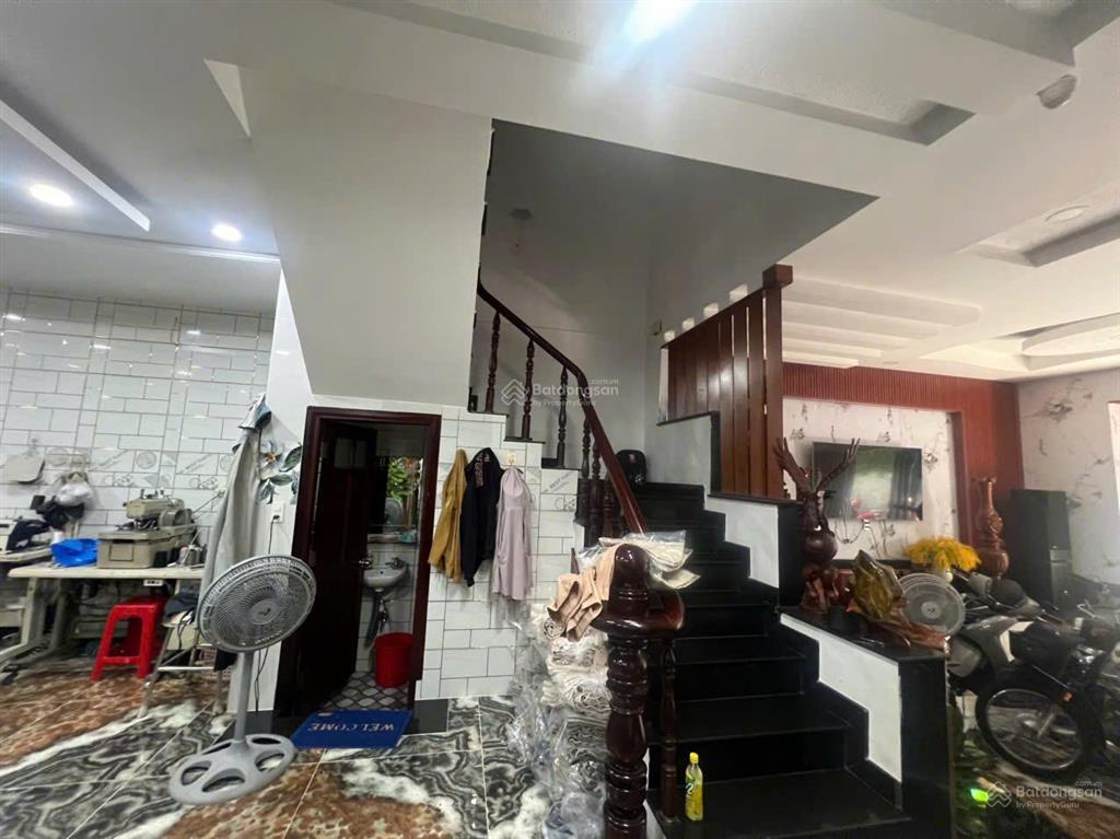 Nhà 4 lầu mới, hẻm xe hơi thông ngay chợ tân hương, ngang 6m hiếm. dt 72m² giá 9.8 tỷ tl