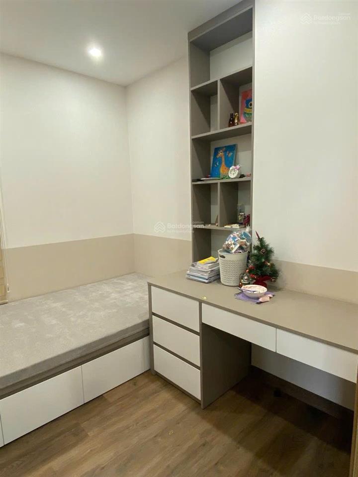 Bán căn 2+1ngu full đồ hướng đông nam tại berriver jardin long biên