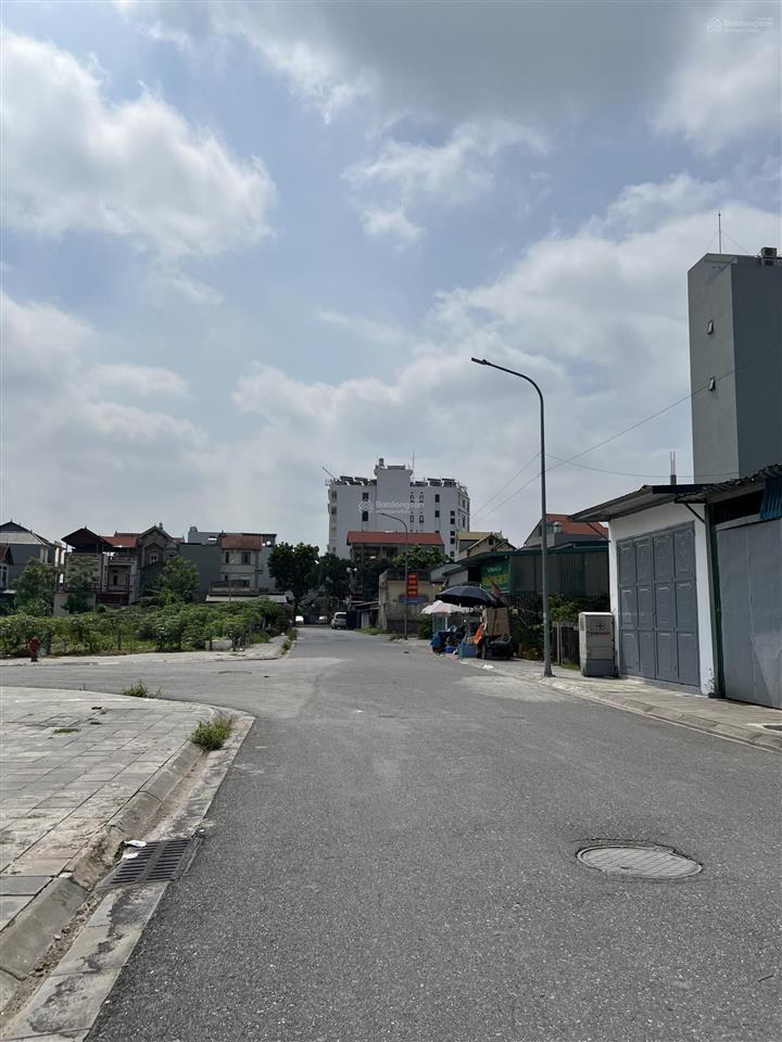 Siêu phẩm lô góc 2 thoáng kim nỗ 124m mt 6,6m ô tô thông quanh cầu thăng long  giá đầu tư