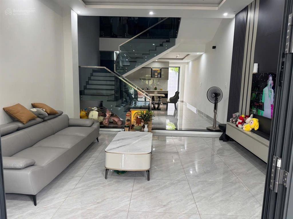 Bán nhà 3 tầng 125m2 mt bùi xương trạch  khuê trung  cẩm lệ