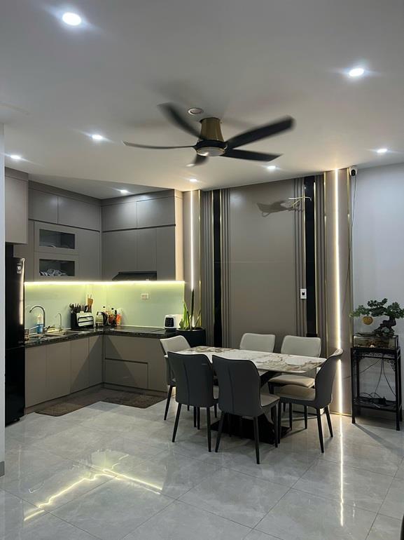 NHÀ ĐẸP - GIÁ TỐT - CHÍNH CHỦ Cần Căn Góc Vị Trí Đẹp Tại Thạch Bàn, Long Biên, Hà Nội