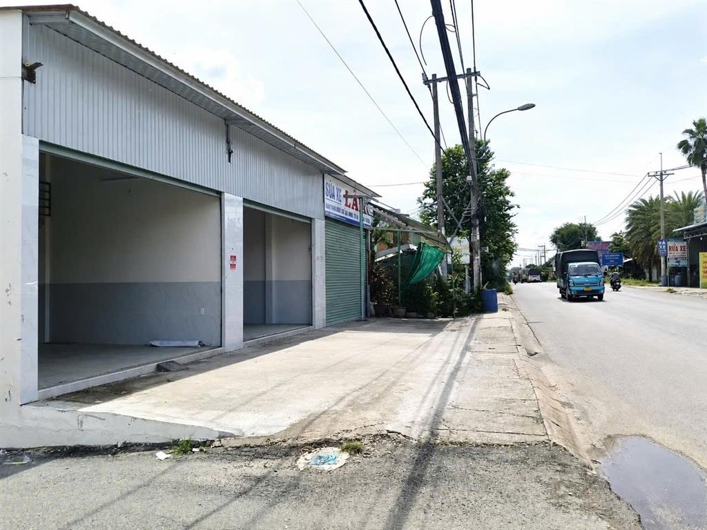 CHÍNH CHỦ BÁN NHÀ VỊ TRÍ ĐẸP - GÓC 2 MẶT TIỀN GẦN NGÃ TƯ TÂN QUY - xã Tân Thạnh Tây, Củ