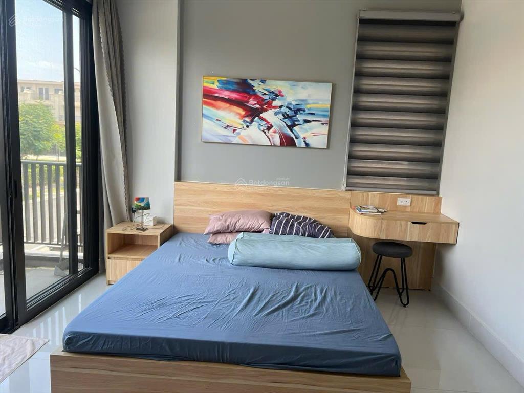 Cho thuê nhà phố vườn 1 trệt 1 lầu kđt waterpoint
3 phòng ngủ giá 13tr/ tháng