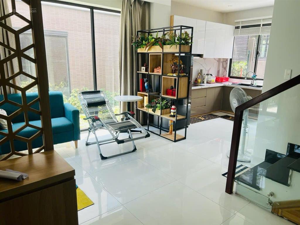 Cho thuê nhà phố vườn 1 trệt 1 lầu kđt waterpoint
3 phòng ngủ giá 13tr/ tháng