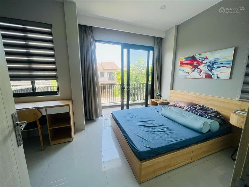 Cho thuê nhà phố vườn 1 trệt 1 lầu kđt waterpoint
3 phòng ngủ giá 13tr/ tháng