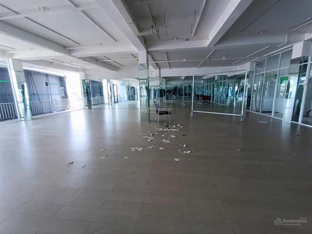 Cho thuê toà nhà văn phòng tại 1012 kỳ đồng, 190 triệu, 1800m2,ngay gần bà huyện thanh quan giá rẻ