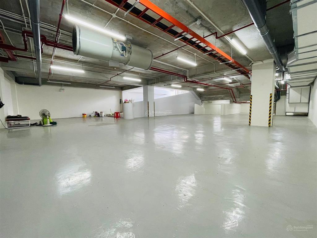 Cho thuê tòa nhà văn phòng mới xây mặt tiền đường sư vạn hạnh q10 ngay trung tâm vạn hạnh mall