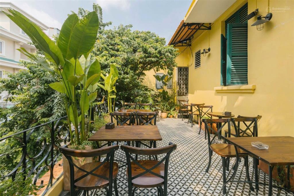 Cho thuê villages đừờng trần cao vân ngay trung tâm q3 ngang 15m dài 25m 1 trệt 3 lầu giá cạnh tranh