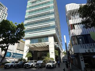 Cho thuê nhà góc 565a sư vạn hạnh, 190 triệu, 1600 m2, ngang 12m dài 25m, 1 hầm 8 lầu sân thượng.
