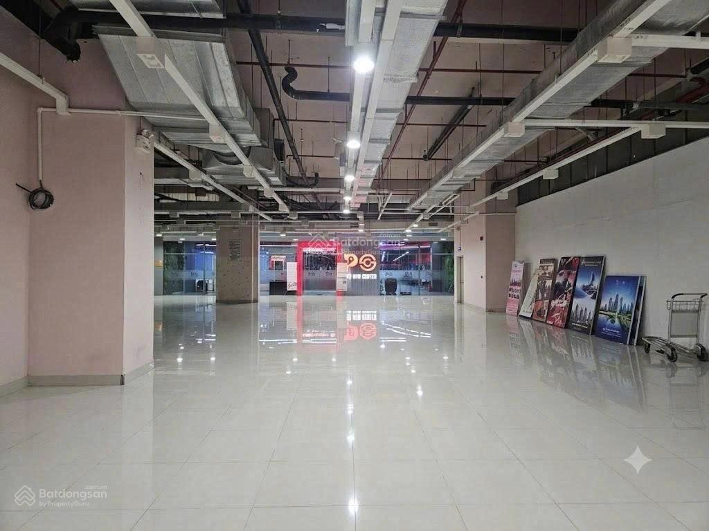 Cho thuê tòa nhà văn phòng mặt tiền đường cao thắng q3 ngay trung tâm ngang 40m tổng 2179m2 giá tốt