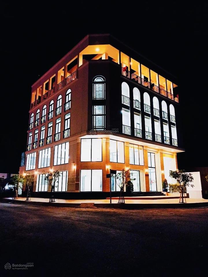 Cho thuê toà nhà nguyên căn góc hai mặt tiền ngay gần nguyễn thái bình q1 sát bên hàm nghi giá rẻ