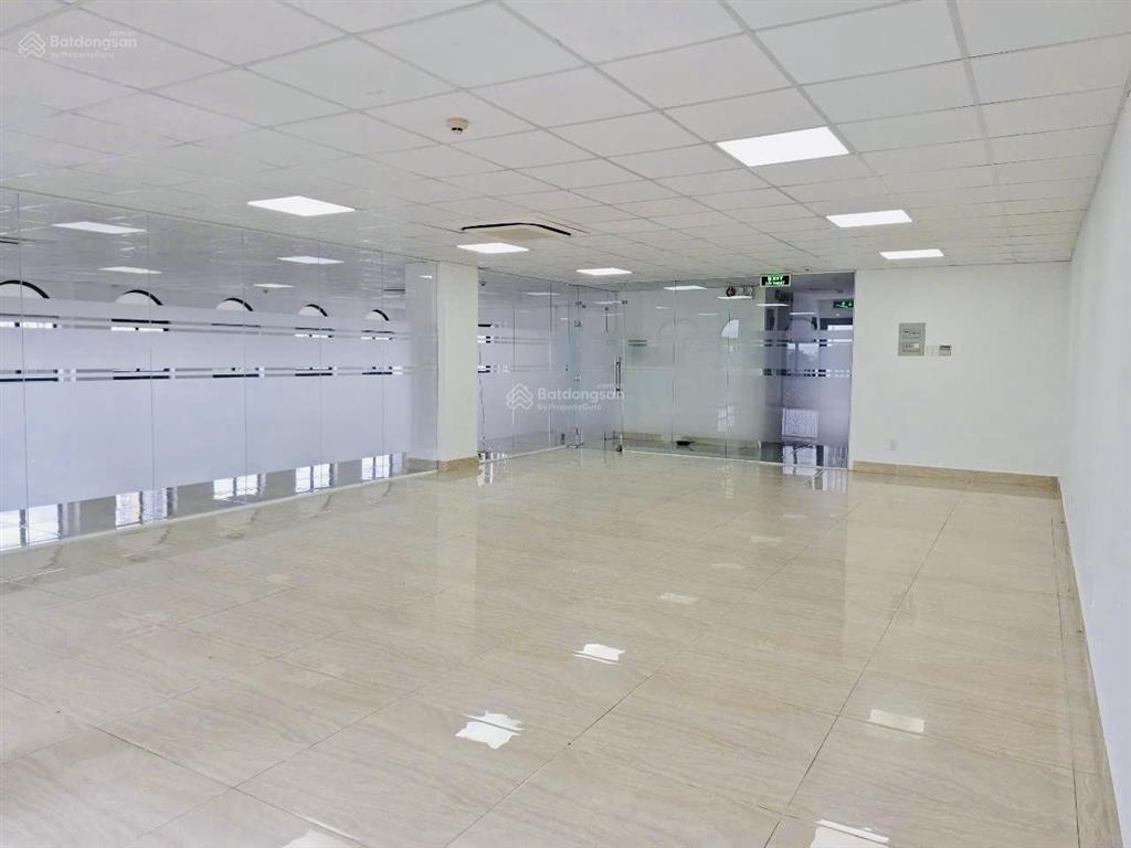 Cho thuê toà nhà nguyên căn góc hai mặt tiền ngay gần nguyễn thái bình q1 sát bên hàm nghi giá rẻ