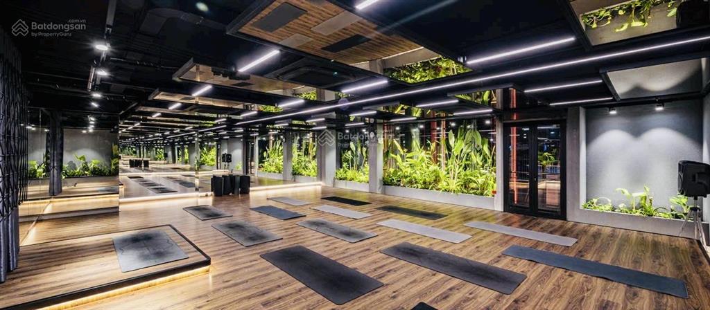 Cho thuê nhà mặt phố tại 62b phạm ngọc thạch, ngang 16m dài 35m xây dựng 1 hầm 5 lầu 1500m2 sử dụng