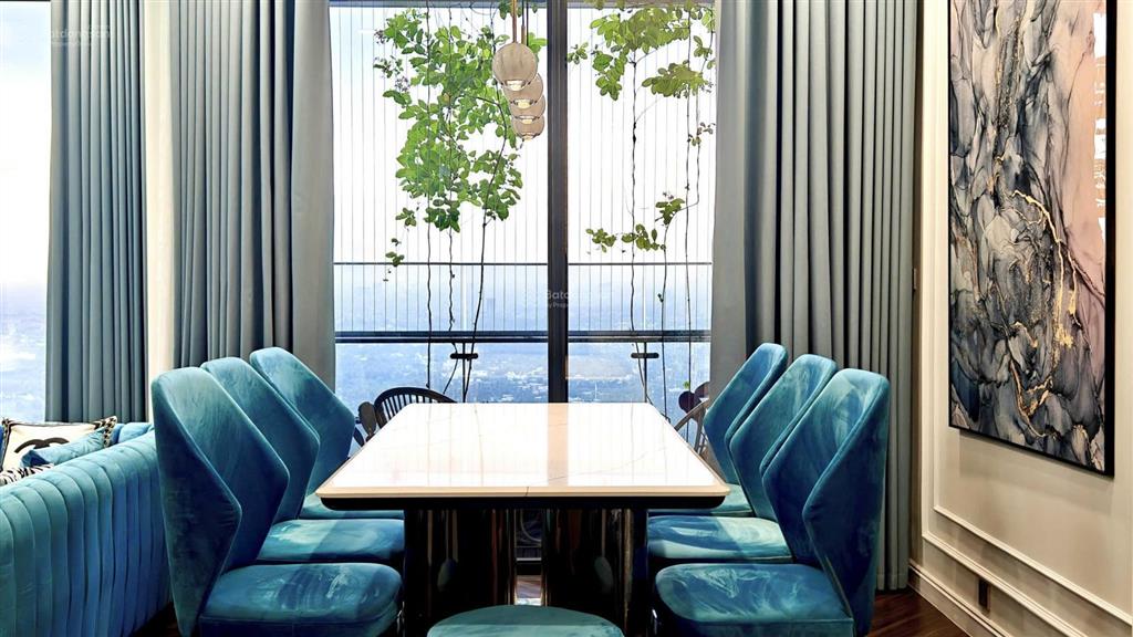 Siêu phẩm 1pn dt rộng 75m2 (thiết kế lại từ 2pn)  full nội thất mới 100%  tại lumiere riverside