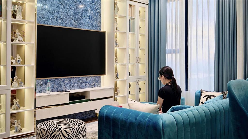 Siêu phẩm 1pn dt rộng 75m2 (thiết kế lại từ 2pn)  full nội thất mới 100%  tại lumiere riverside