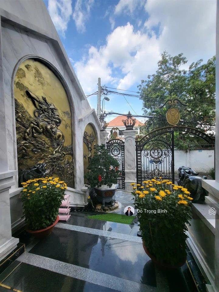 Bán biệt thự view sông bình quới, p. 27, q. bình thạnh  10x30m  7 tầng  giá 42 tỷ