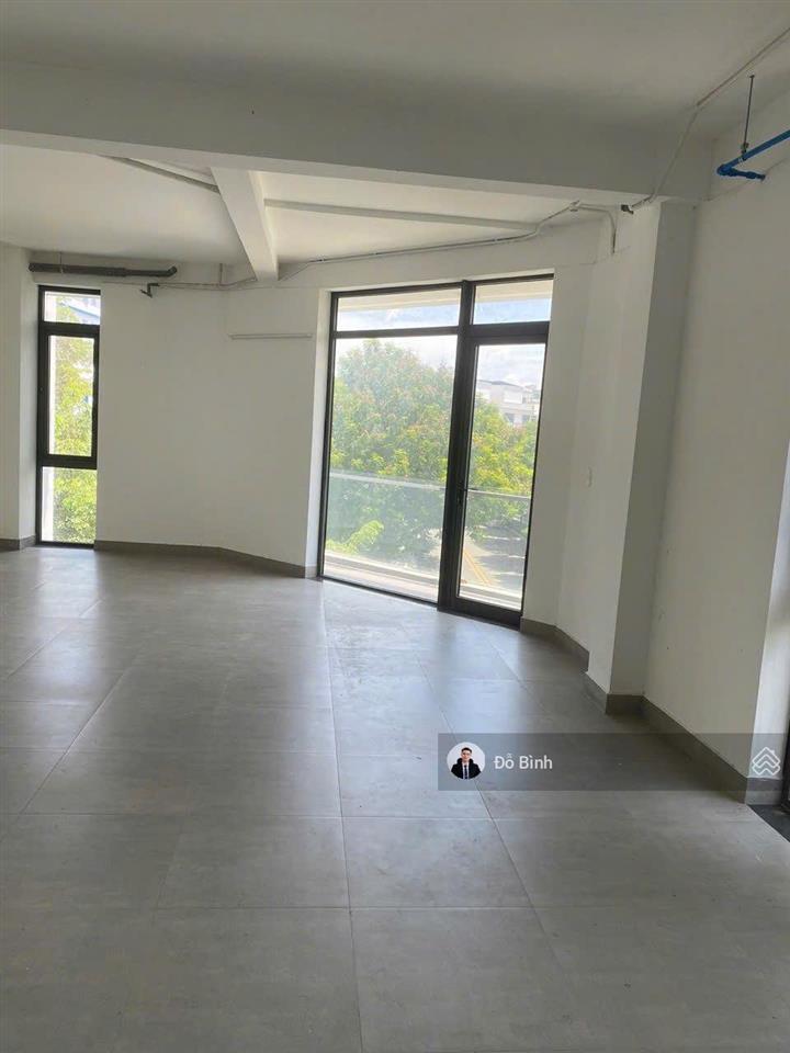Góc 2 mt cao đức lân, quận 2  7.5x20m 4 tầng  hđt 80tr/tháng  giá ngợp 46 tỷ
