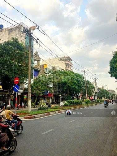 Mặt tiền đồng đen, tân bình  5,5x29m nhà cấp 4, tiện xây  giá ngộp chỉ 21 tỷ