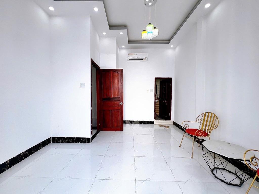 BÁN NHÀ 1trệt 1lửng 1lầu - NHÀ ĐẸP - NHÀ NHỎ XINH XẮN (Hẻm 90 Hùng Vương)