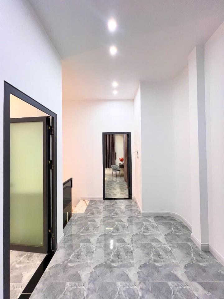Bán Nhà 1T1L, Góc 2 Mặt Tiền - Full Nội Thất. Xây Mới 100%, Xe Hơi Tới Nhà