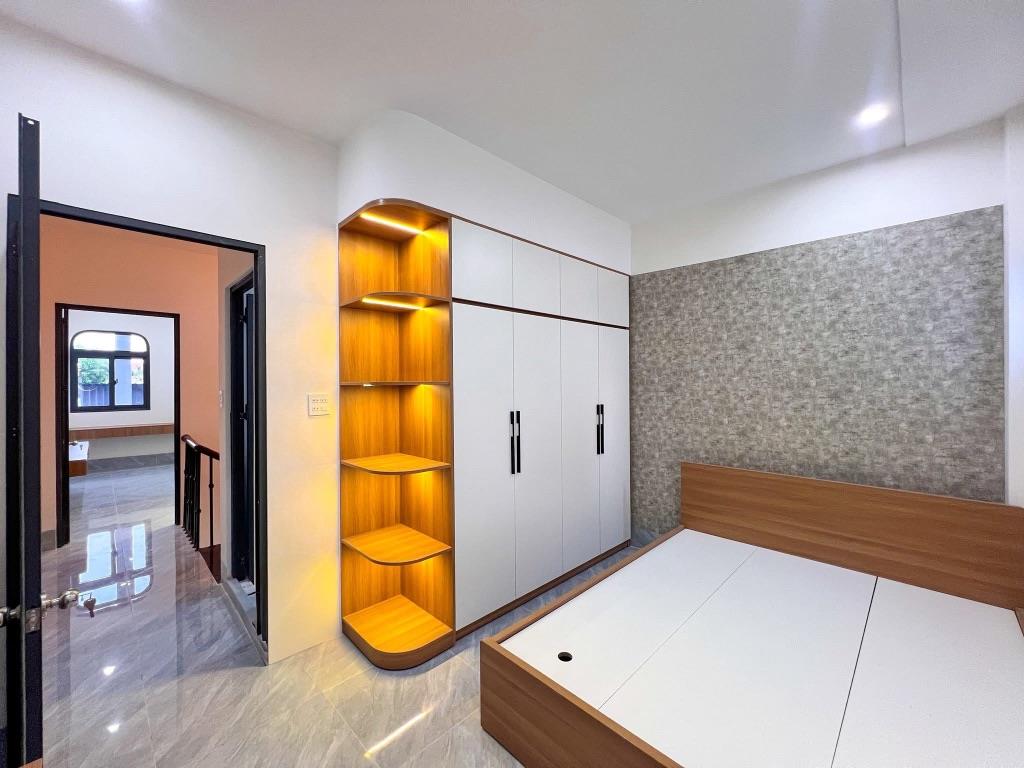 BÁN NHÀ 1T1L đúc - MỚI ĐẸP – gần sát Nhà hàng HOA VIÊN Thành Đạt