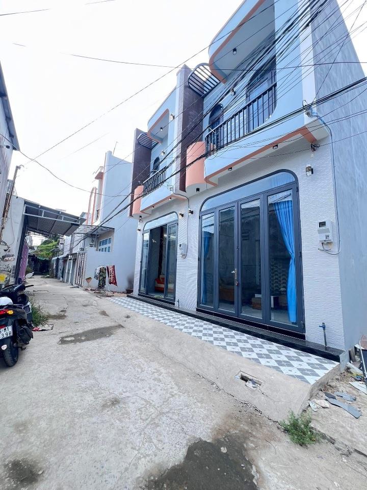 BÁN NHÀ 1T1L đúc mới -  KẾ ĐHCT - ĐHYD - BV Đa Khoa. Hẻm 11 N.V.Linh (cặp BV Đa khoa)