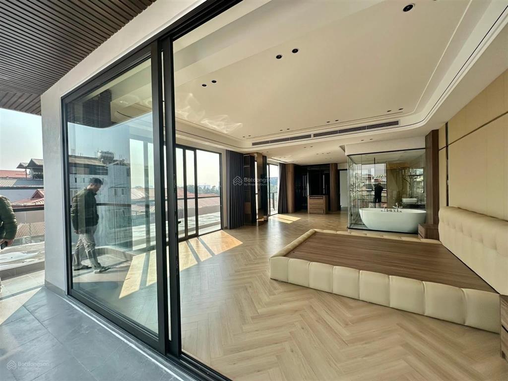 Nguyễn sơn đường ô tô tránh vỉa hè 140m2 xây bảy tầng thang máy lô góc có bể bơi + sân pickleball