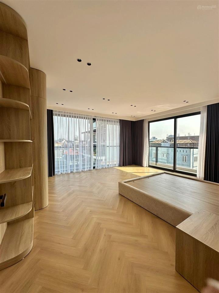 Nguyễn sơn đường ô tô tránh vỉa hè 140m2 xây bảy tầng thang máy lô góc có bể bơi + sân pickleball