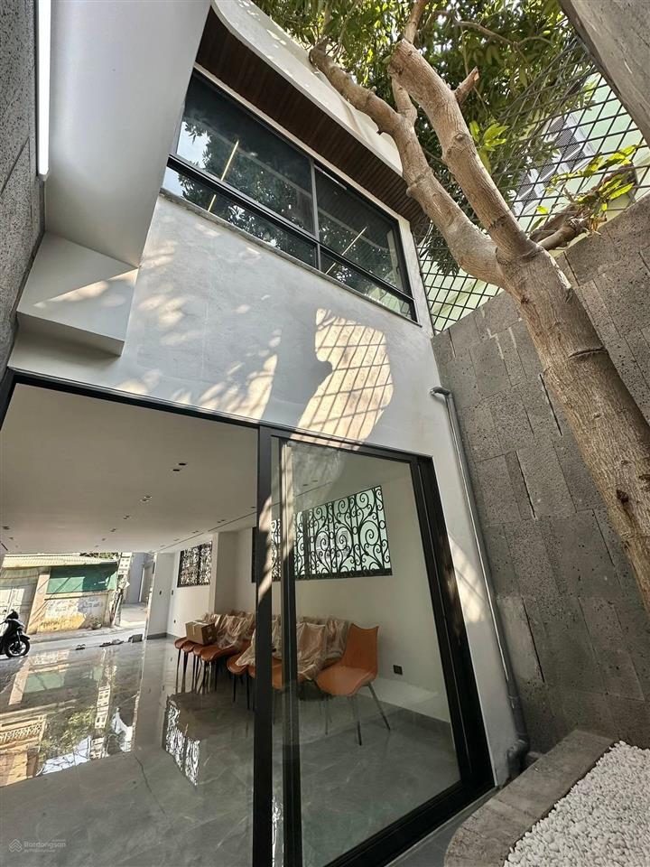 Nguyễn sơn đường ô tô tránh vỉa hè 140m2 xây bảy tầng thang máy lô góc có bể bơi + sân pickleball