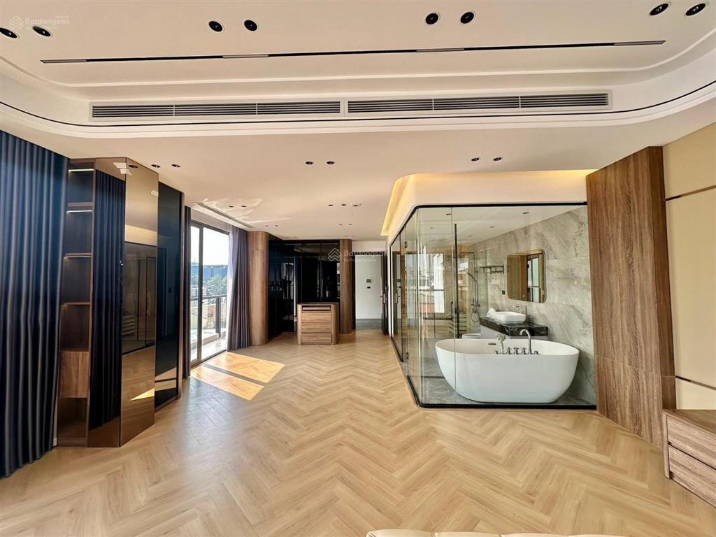 Nguyễn sơn đường ô tô tránh vỉa hè 140m2 xây bảy tầng thang máy lô góc có bể bơi + sân pickleball