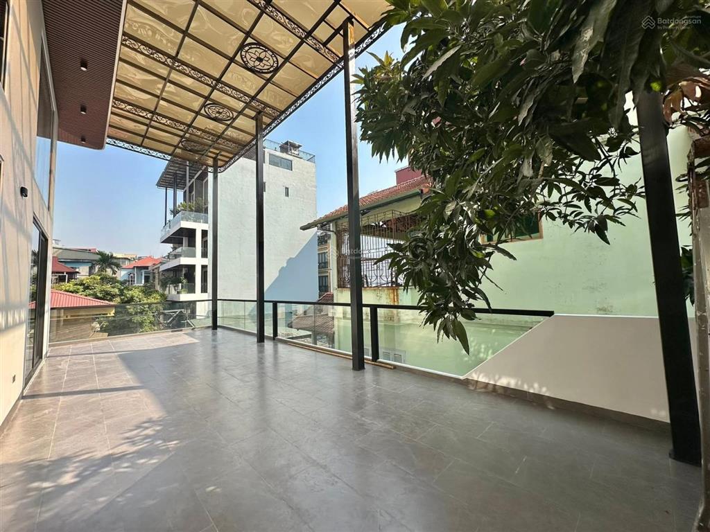 Nguyễn sơn đường ô tô tránh vỉa hè 140m2 xây bảy tầng thang máy lô góc có bể bơi + sân pickleball