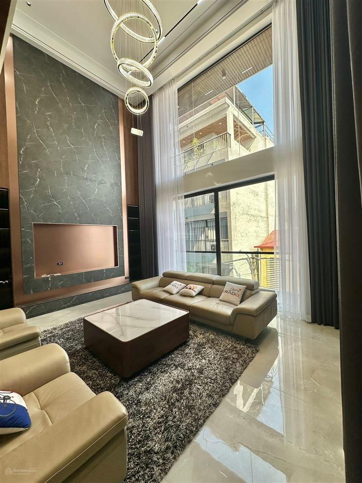 Nguyễn sơn đường ô tô tránh vỉa hè 140m2 xây bảy tầng thang máy lô góc có bể bơi + sân pickleball