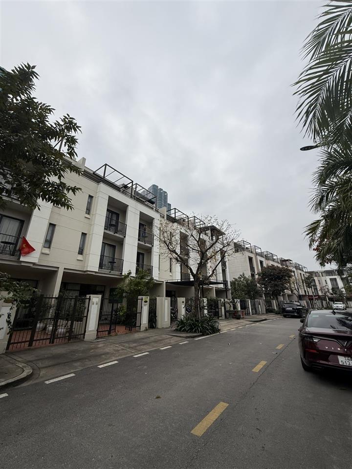 Cần bán nhà liền kề lotus residence  hùng thắng, tp hạ long
