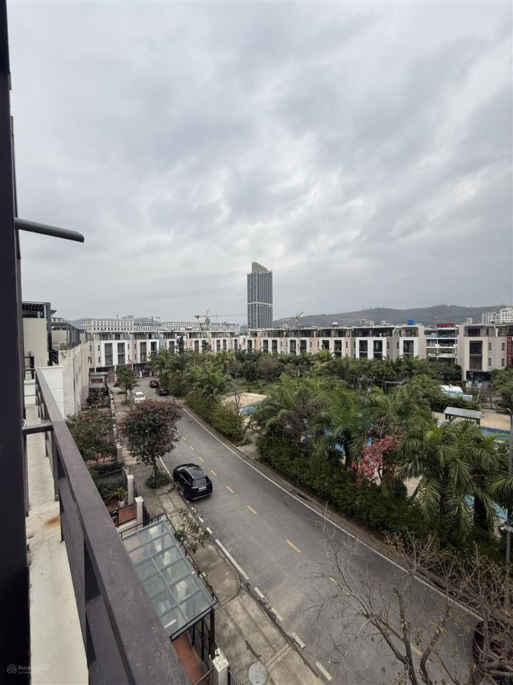Cần bán nhà liền kề lotus residence  hùng thắng, tp hạ long