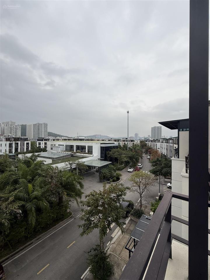 Cần bán nhà liền kề lotus residence  hùng thắng, tp hạ long