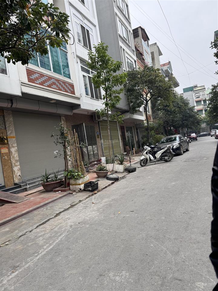 Hàng hiếm  liền kề văn khê  vị trí đẹp  dt83m
nhà 5 tầng, mt5m. khu dân trí cao, phân lô.