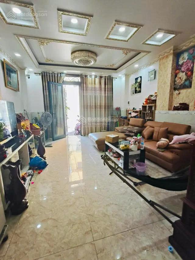 Mặt tiền bùi minh trực q8, ngang 4.5m, 4 tầng, 5pn  tặng nội thất