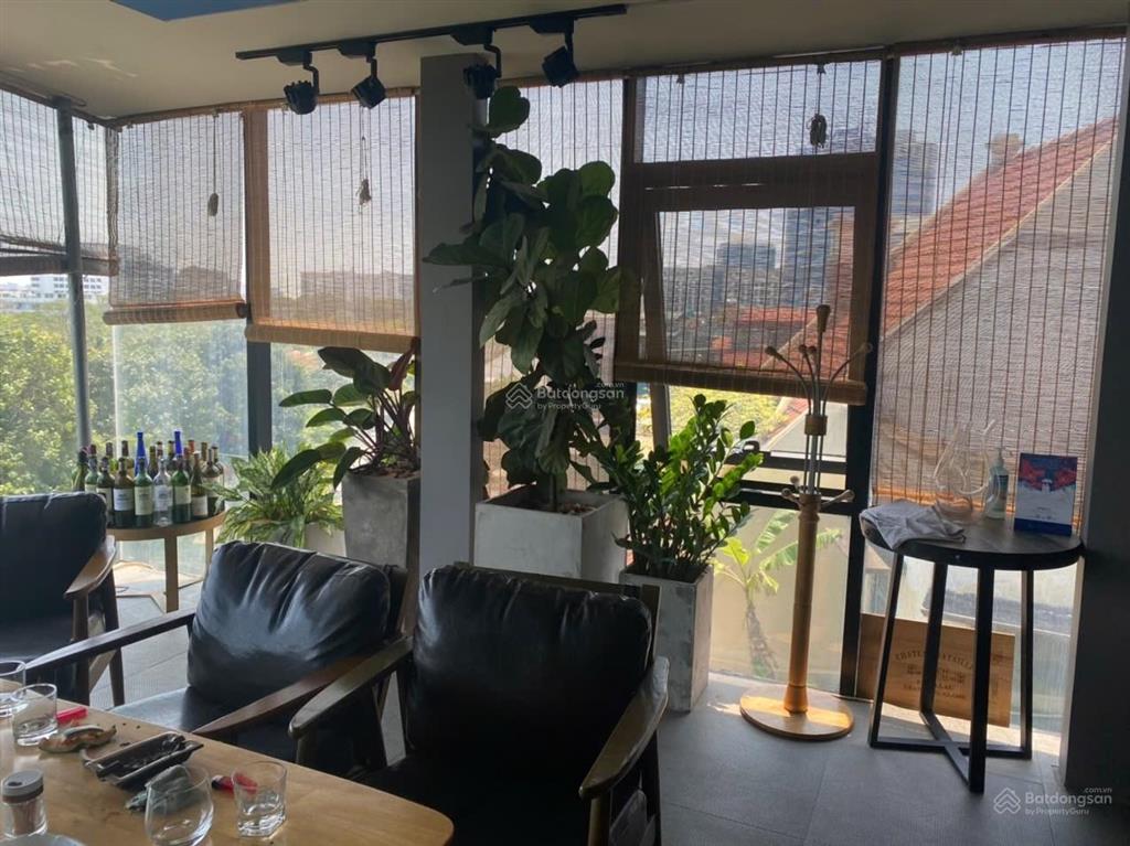Một siêu phẩm mặt phố  lô góc  view công viên và hồ 7 mẫu  7 tầng, thang máy