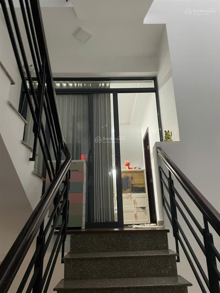 Chính chủ bán (miễn mg/qc), nhà mặt tiền đối diện pickleball, dòng tiền sẵn, thích hợp kinh doanh.