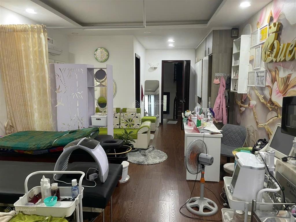 Chính chủ bán (miễn mg/qc), nhà mặt tiền đối diện pickleball, dòng tiền sẵn, thích hợp kinh doanh.