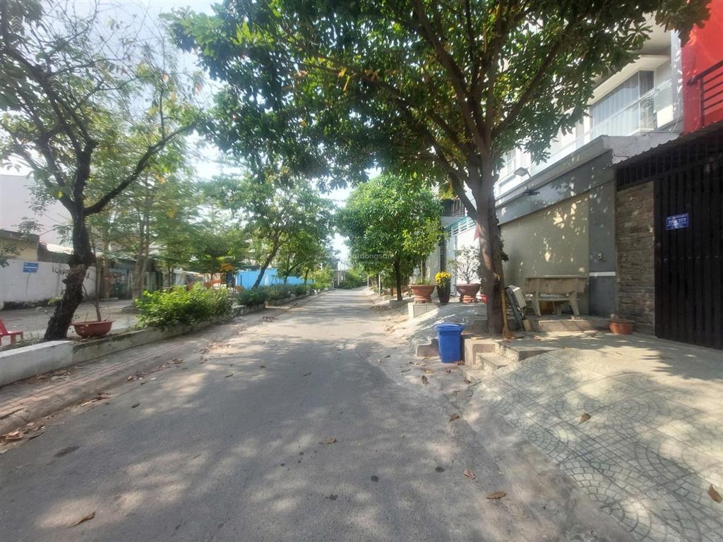 Bán nhà mặt phố tại khu dân cư savimex