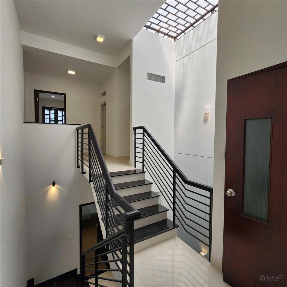 Bán nhà mặt phố khu cư xá ngân hàng