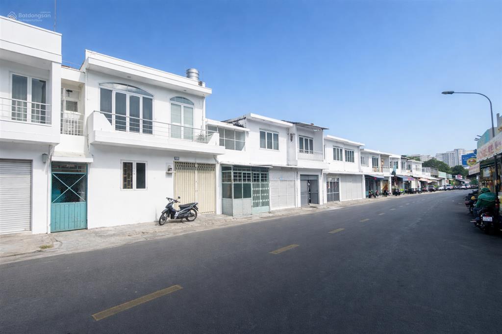Mặt tiền đường huỳnh mẫn đạt q. 5, sở hữu bề ngang dễ kinh doanh 5.5m, giá 11.9tỷ, cắt lỗ bán nhanh