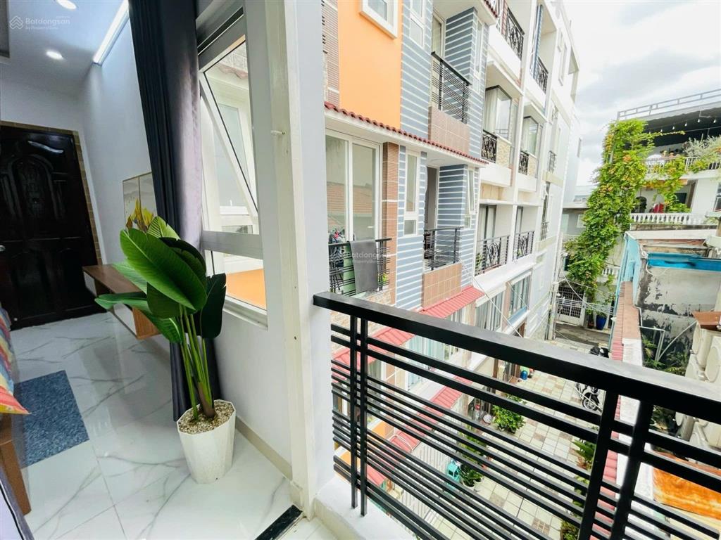 Nhà chdv 5 tầng  có 9 phòng  thu nhập 31tr / tháng  giá 10,5 tỷ