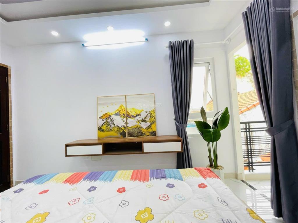 Nhà chdv 5 tầng  có 9 phòng  thu nhập 31tr / tháng  giá 10,5 tỷ