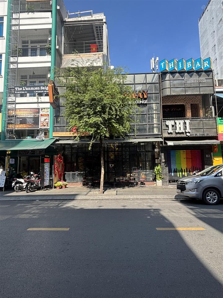 Nhà mặt tiền đề thám, dt 8x 22.5, ngay lõi thương mại với thu nhập bền vững 138.000 usd/ 1 năm.